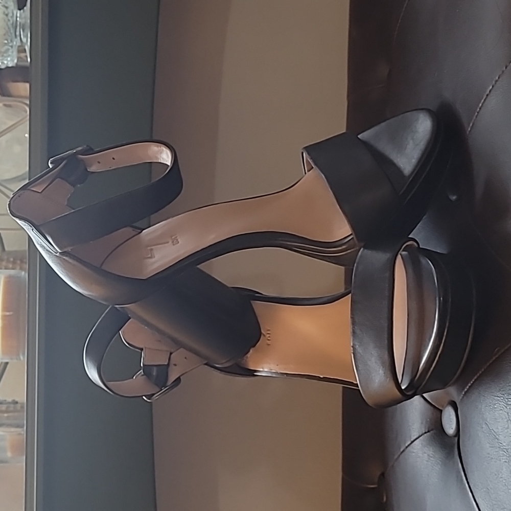 9w chunky heels NWOT